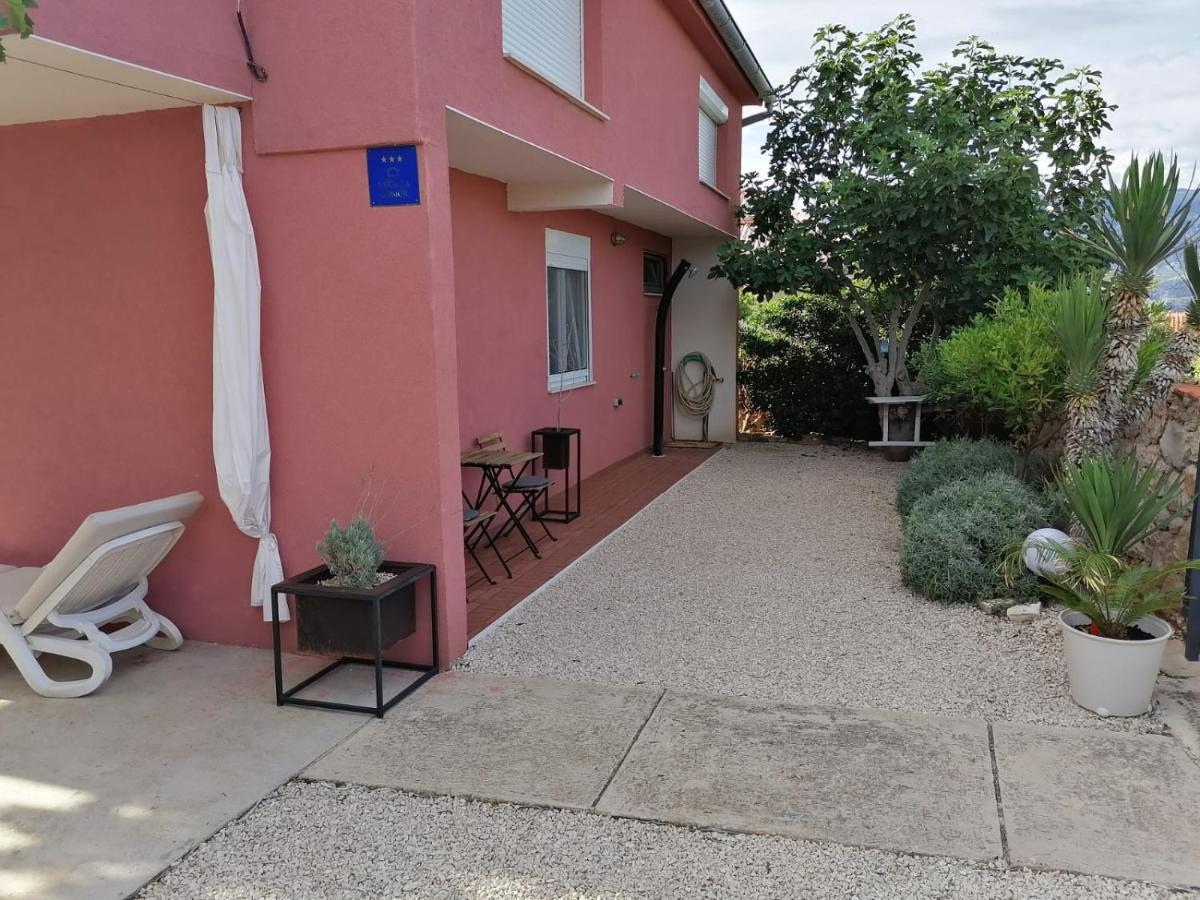 House For Rent Paola Villa Ražanac Exterior foto
