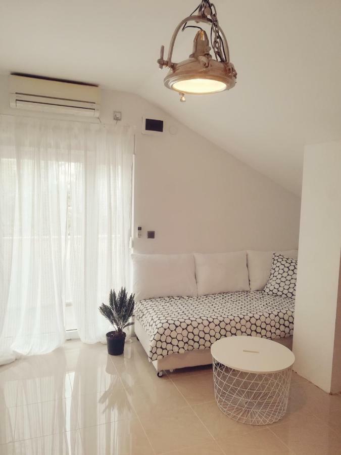House For Rent Paola Villa Ražanac Exterior foto