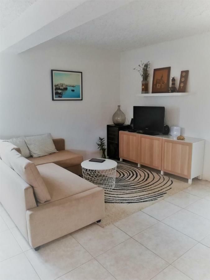 House For Rent Paola Villa Ražanac Exterior foto